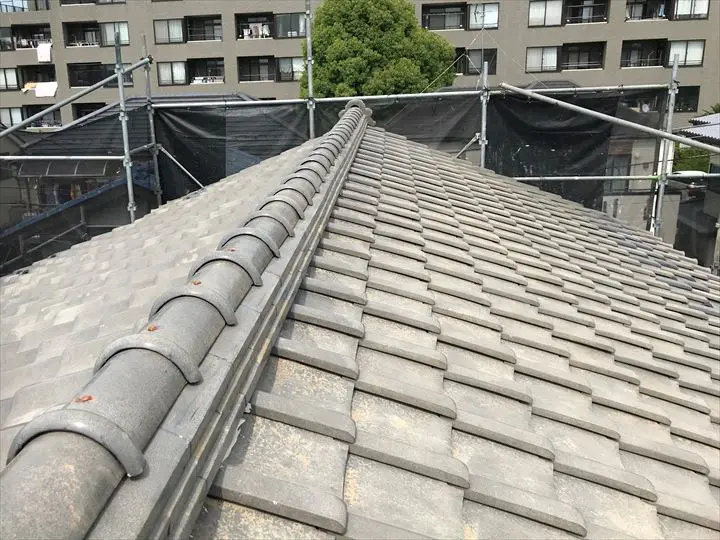 瓦屋根