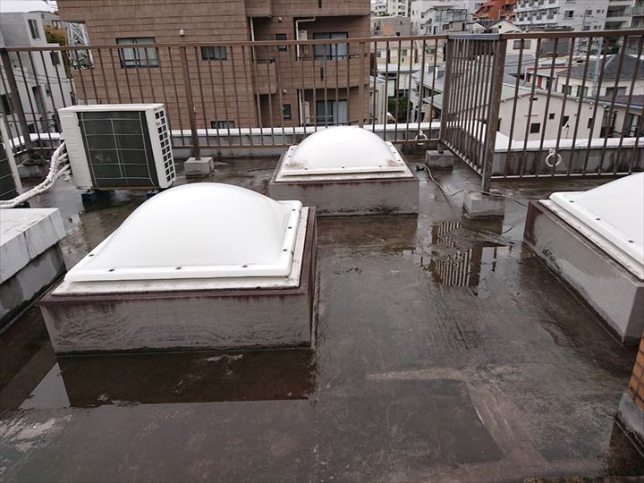 ドーム型のトップライトからの雨漏り