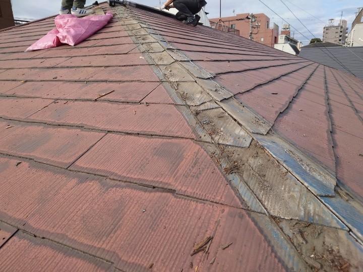 棟板金撤去後の屋根