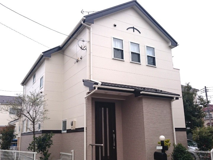 「ファインパーフェクトベストで屋根塗装+パーフェクトトップで外壁塗装」を行い耐候性を向上