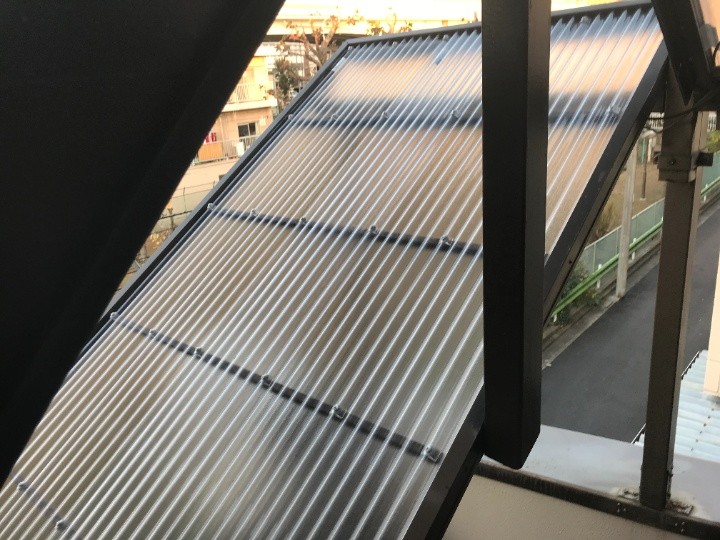仕上がりを全体確認し、均一な固定状態に整えて完了