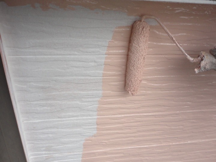 ファインシリコンフレッシュで中塗り上塗り作業(二層塗り)