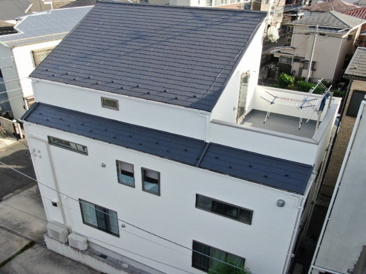 「サーモアイ4Fで屋根塗装工事+エラストコートで外壁塗装工事」を行い耐候性と遮熱性を向上