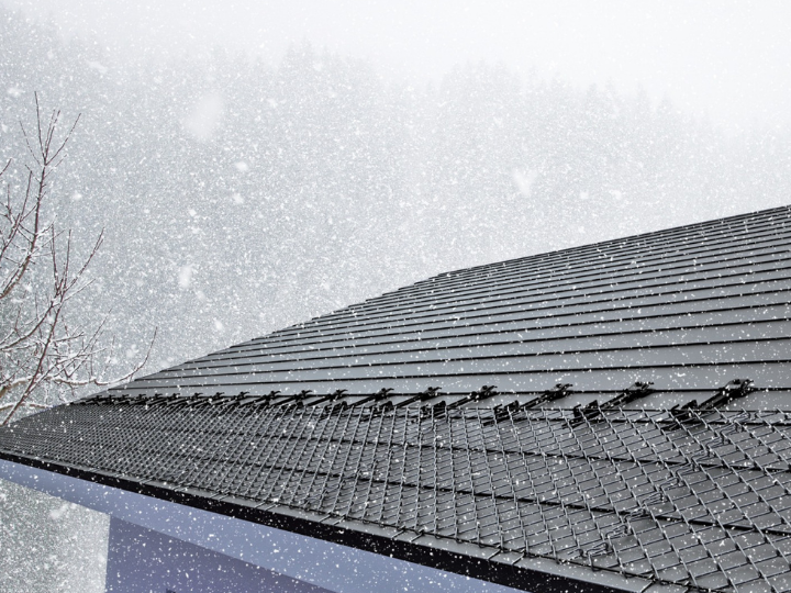 雪害に備えて雪止めを
