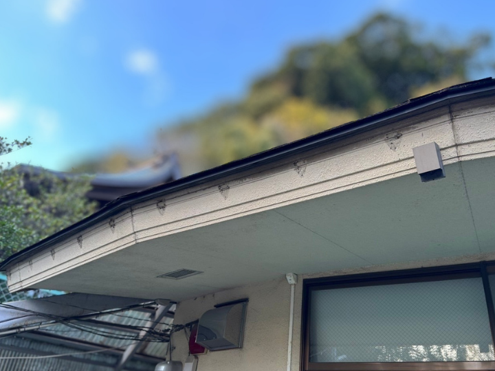 古くなった雨樋（竪樋）の取り外し
