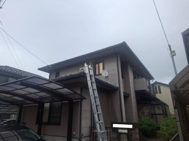 住宅外観と雨樋調査