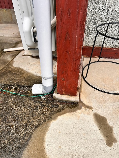 雨樋　竪樋　排水不良