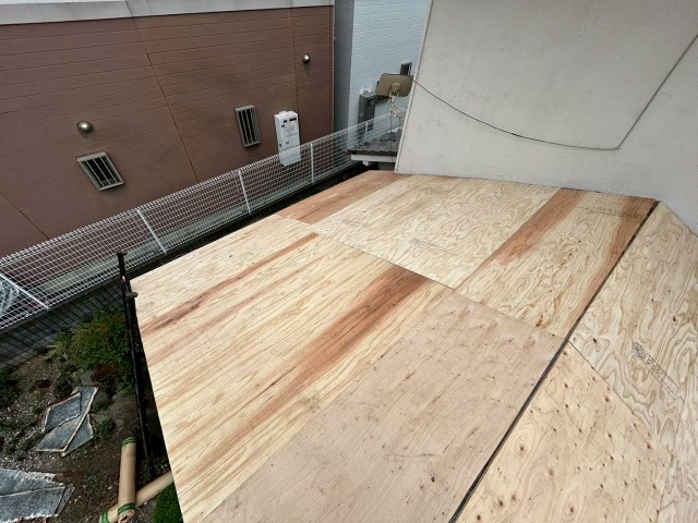 瓦屋根　葺き替え　立平葺き　野地板増し張り