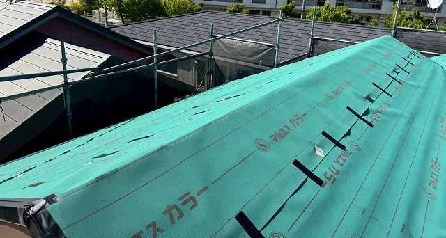 スレート屋根　カラーベスト　防水シート　カバー工法　
