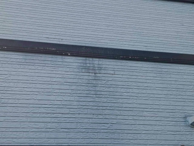 サイディング　シーリング　チョーキング　クラック　外壁　　剥離　ひび割れ　雨垂れ跡