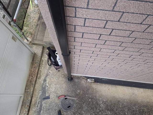 竪樋下部の納まり