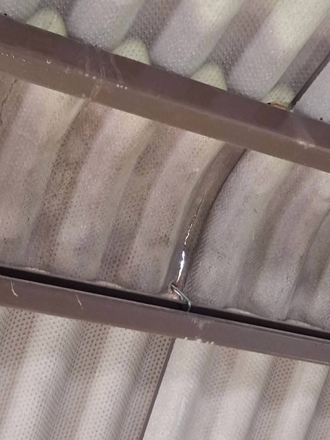 スレート大波　スレート屋根　割れ