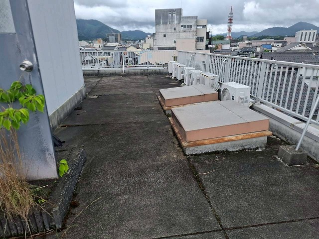 屋上から雨漏り