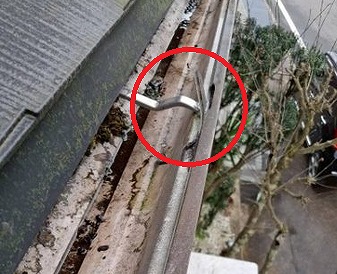雨樋　樋　金具　破損