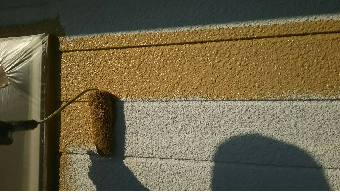 前橋市荒子町M様邸外壁の中塗り