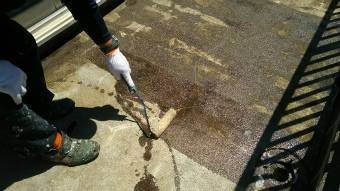 前橋市元総社町ベランダ防止施工中1回目