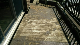 前橋市元総社町ベランダ防水下塗り完成後