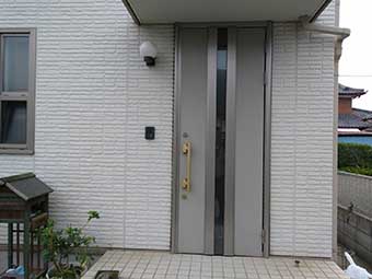 高崎市中居町玄関ドア交換前