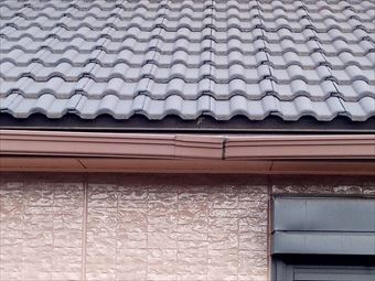 前橋市粕川町歪んでいる雨どい