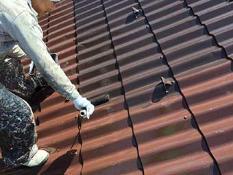 北軽井沢 別荘屋根上塗り