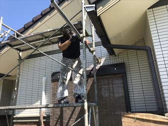 コーキング足場組み立て