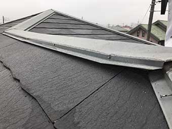前橋市北代田町S様棟浮いてる棟板金