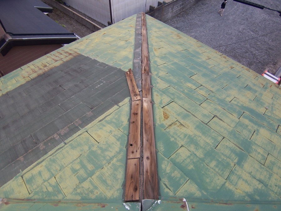 沼津市寄棟棟板金破損