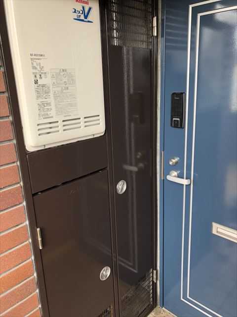 沼津市　玄関ＰＳ扉塗装後