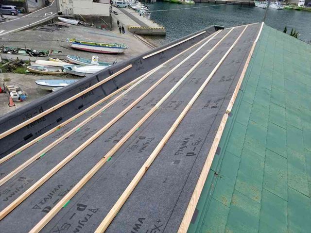 伊東市屋根　アスファルトルーフィング