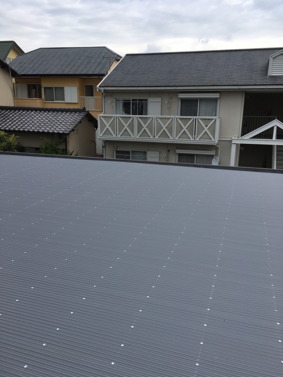 波板重ね葺き完成