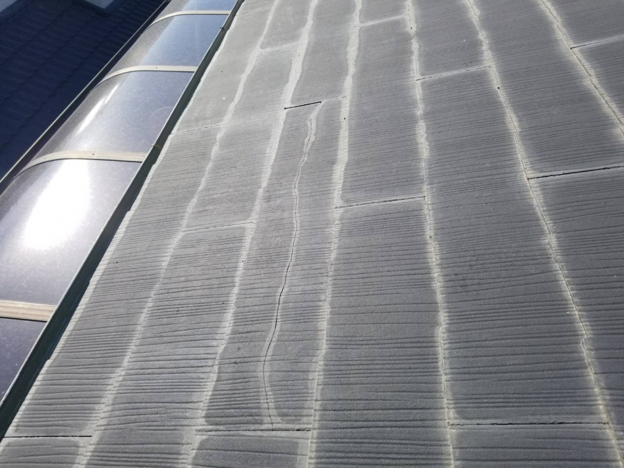 コロニアル屋根亀裂