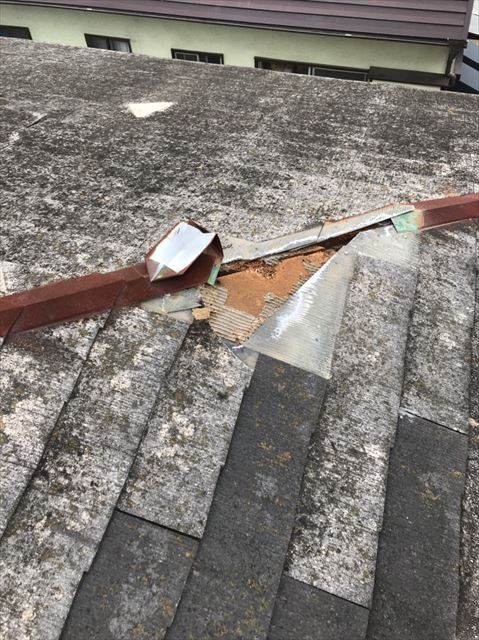 屋根材破損