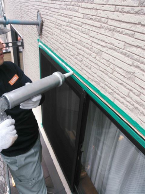 長泉町サッシ廻りコーキングガン