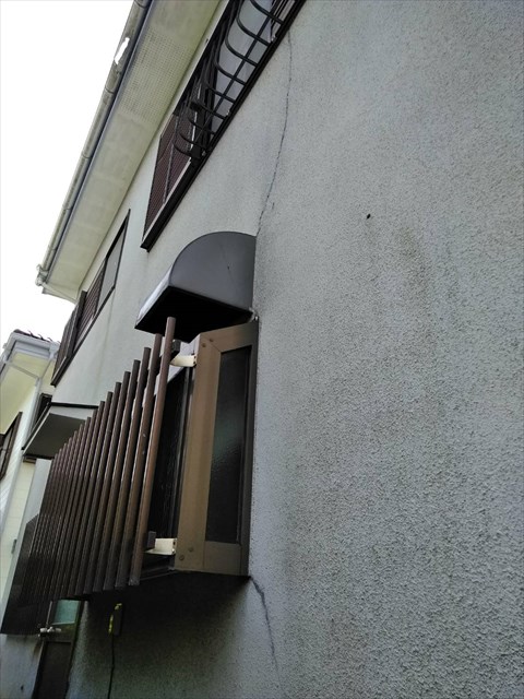沼津市青野外壁ひび割れ