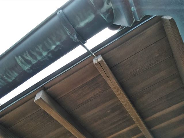 沼津市軒裏破損