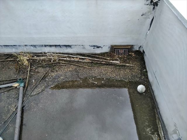 函南町　屋上排水つまり