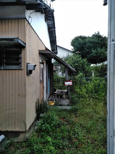 長泉町の住宅軒下剥がれ