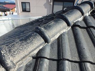 棟がわら表面の汚れ