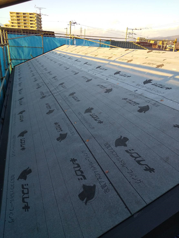 改質アスファルトルーフィングの敷設