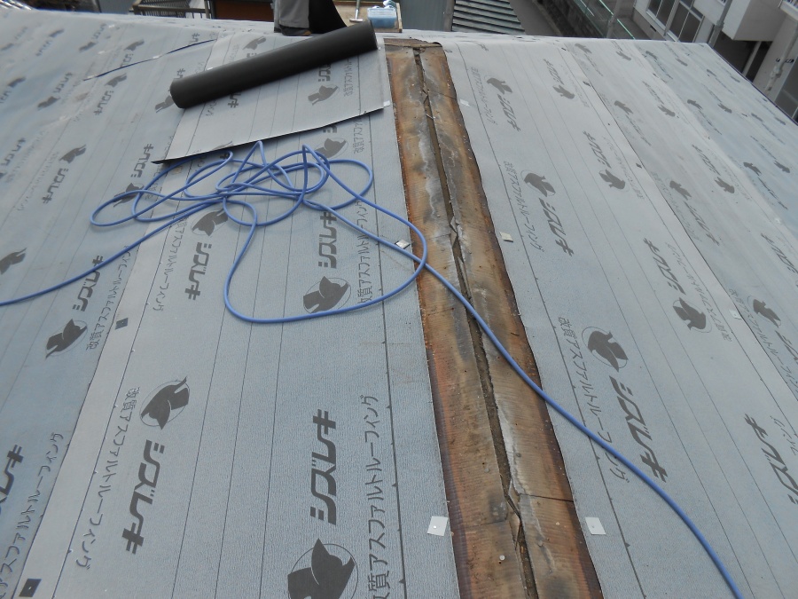 裾野市ルーフィング敷き