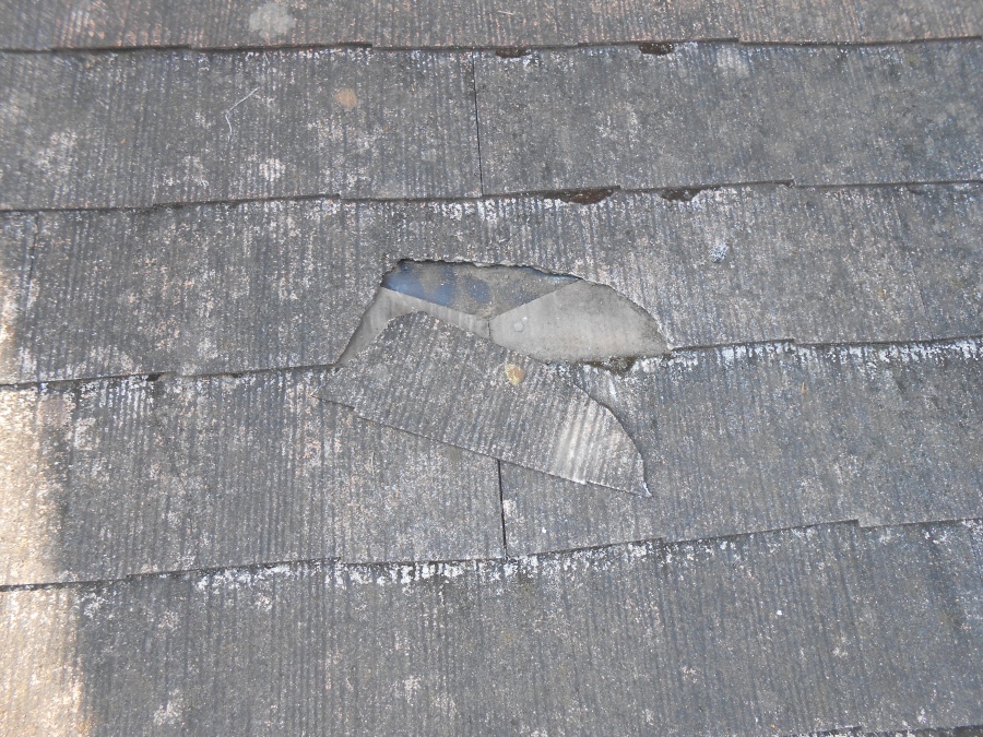 屋根材割れ