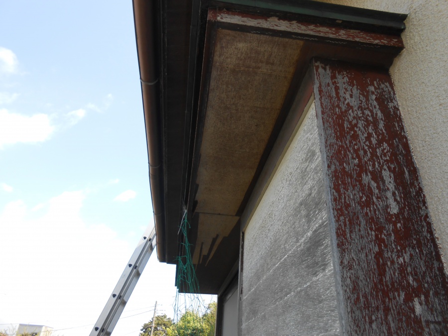 霧除けベニヤ剥がれ