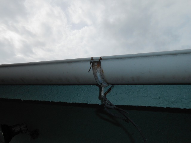 樋吊り金具破損