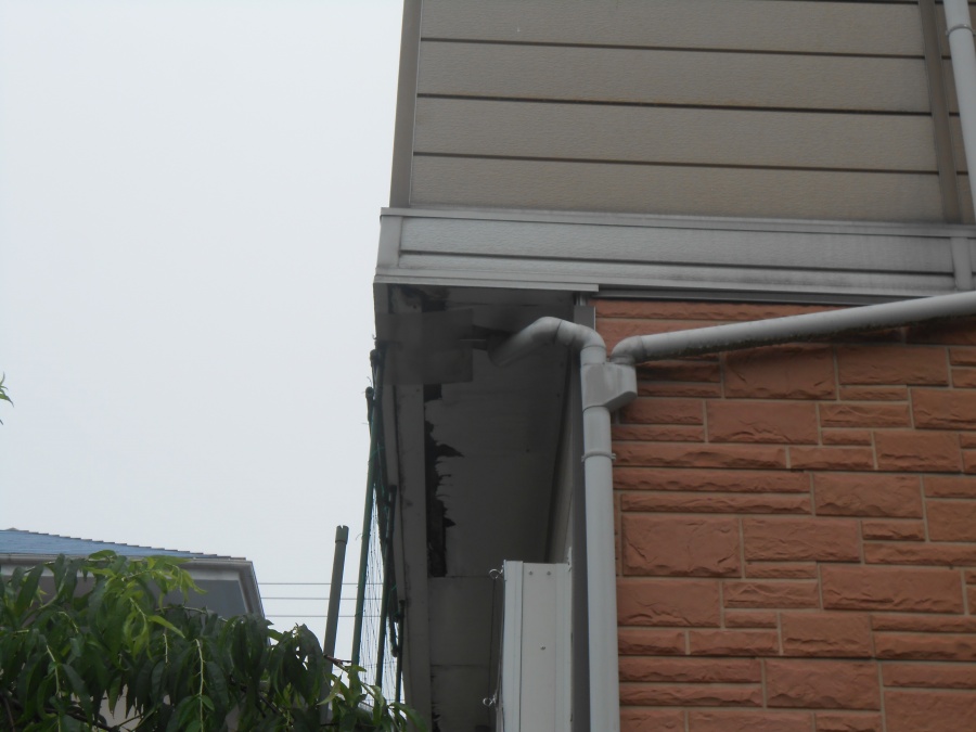 ベランダ下の雨漏り