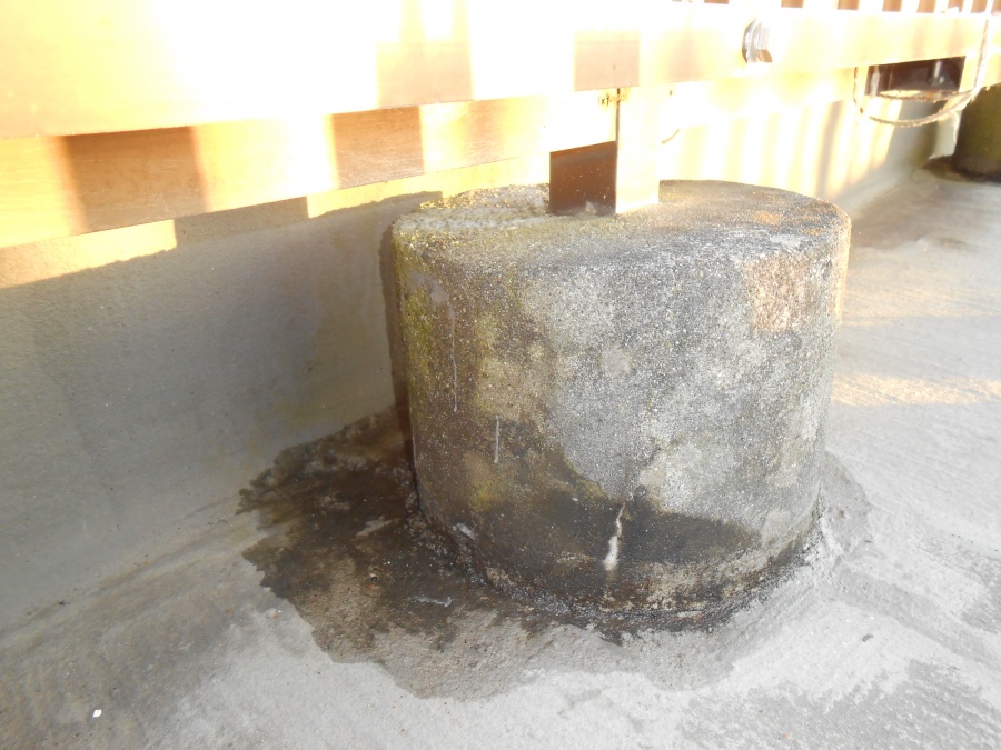 雨漏り原因か？