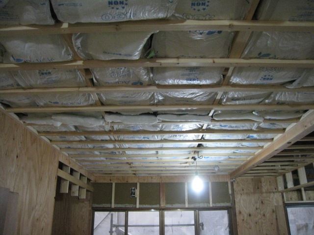 屋根の断熱材