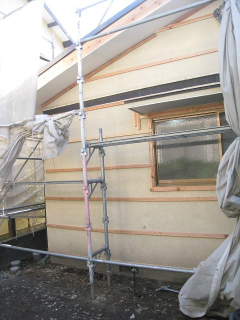 沼津市ガルバリウム鋼板重ねて施工