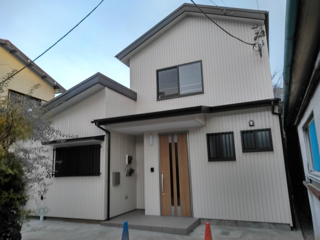 沼津市ガルバリウム鋼板角波施工