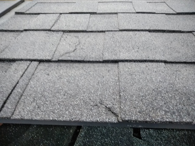 屋根材割れ