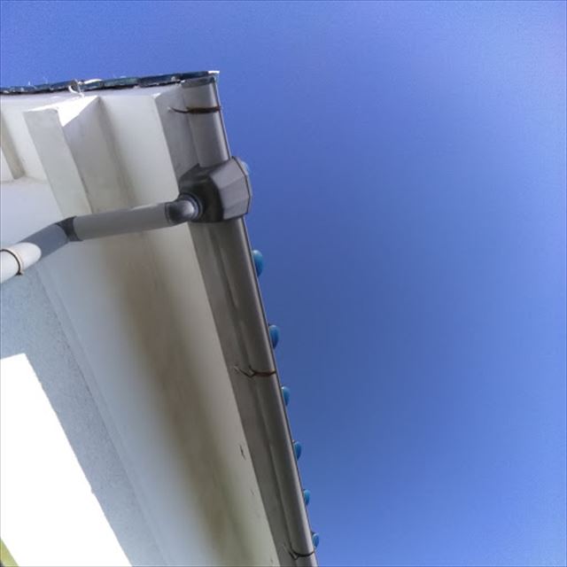 長泉町平屋　雨樋吊り金具錆